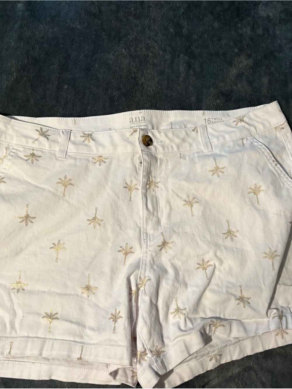 a.n.a White Palm Embroidered Women’s Shorts